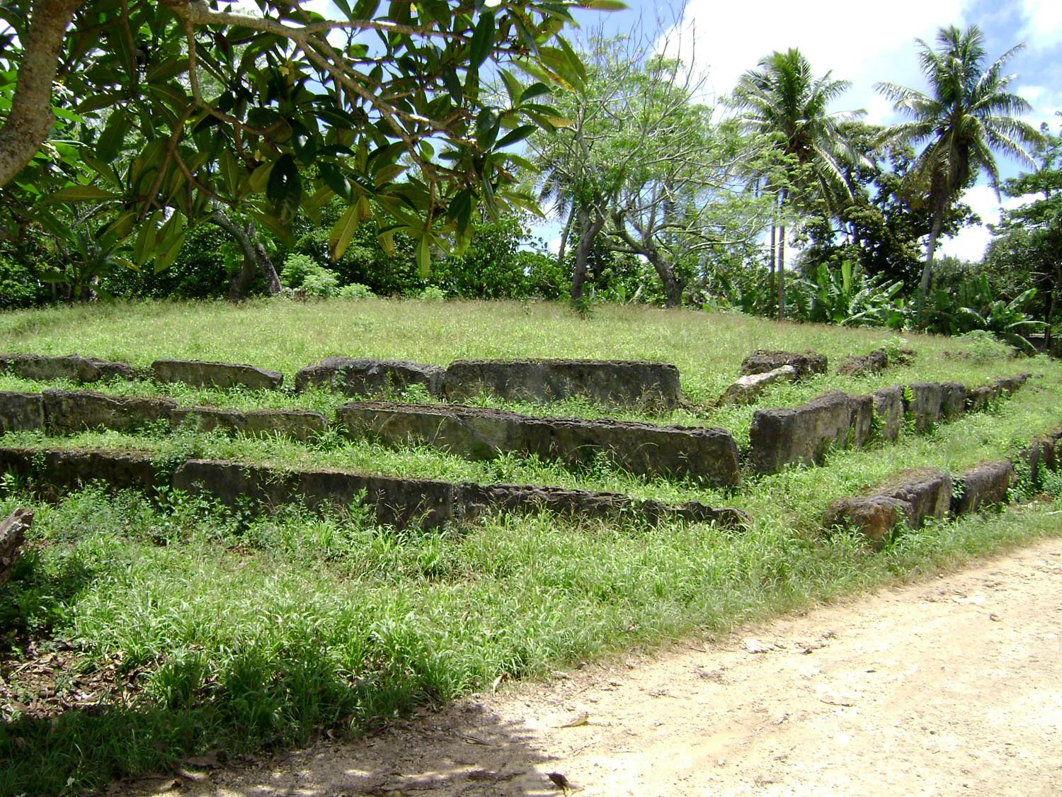 Langi Tombs 3