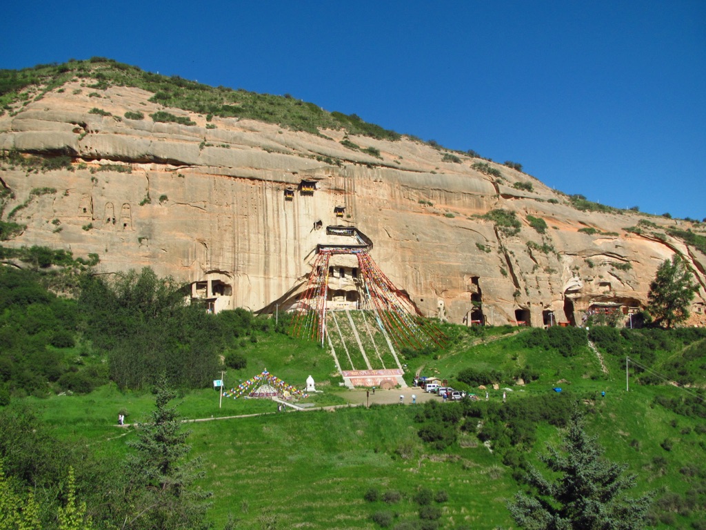 Mati Temple grottoes