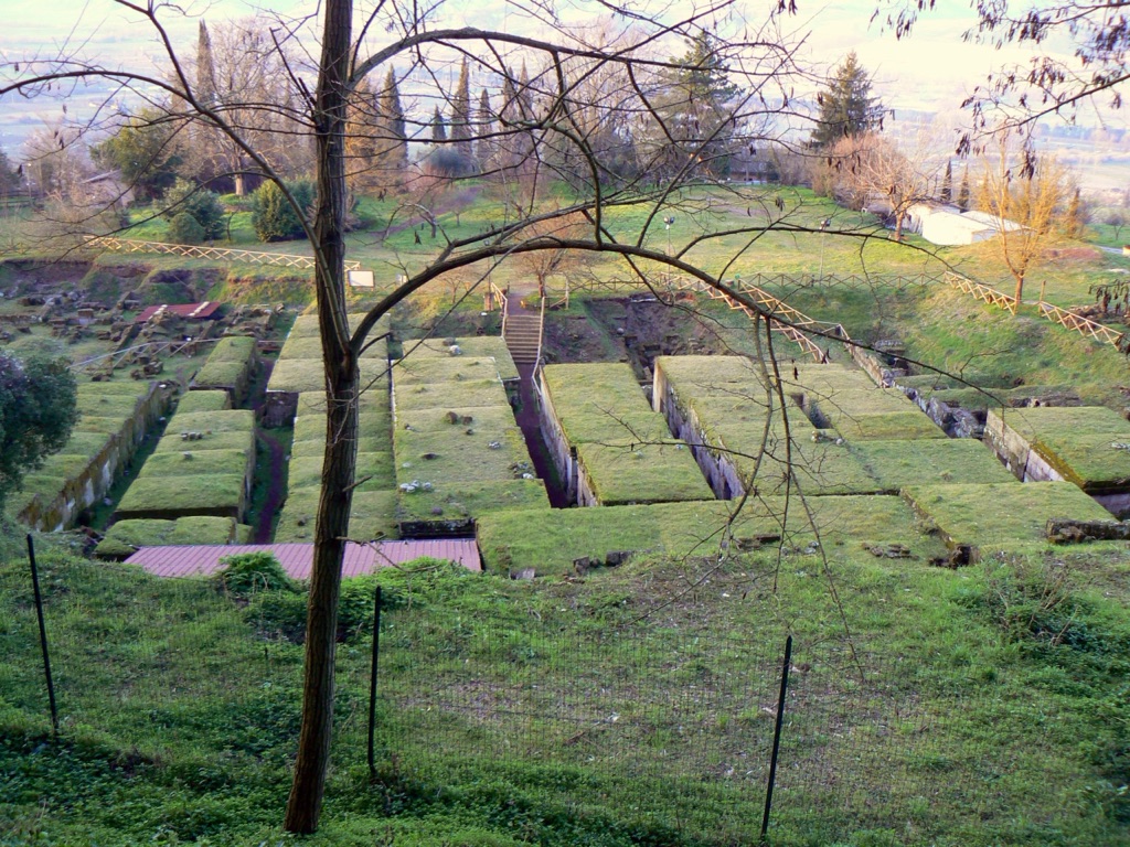Necropolis of Crocifisso del Tufo 5