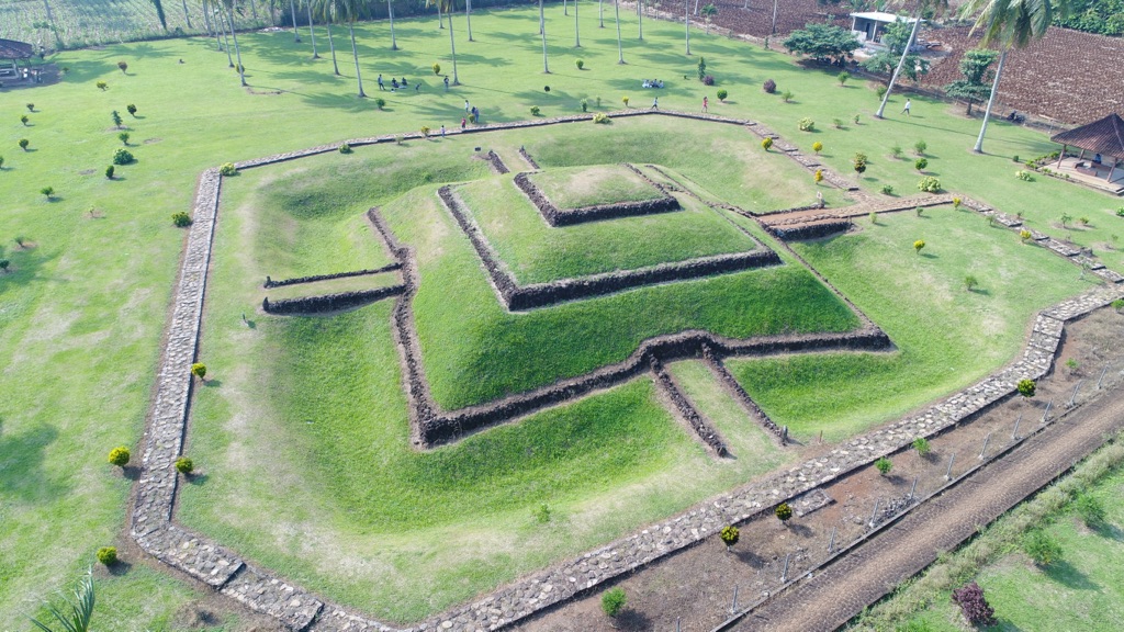 Pugung Raharjo Pyramid