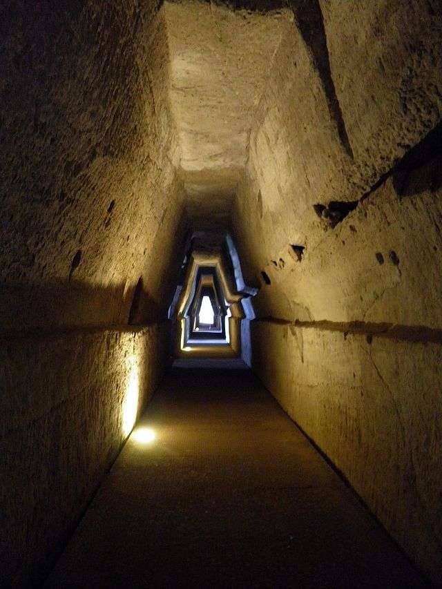 the cumaean sibyl's cave