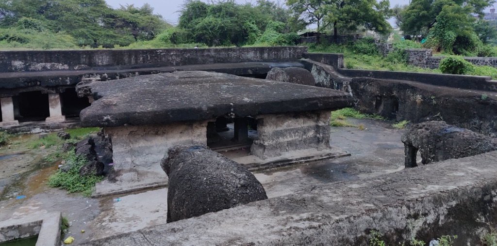 shivleni caves