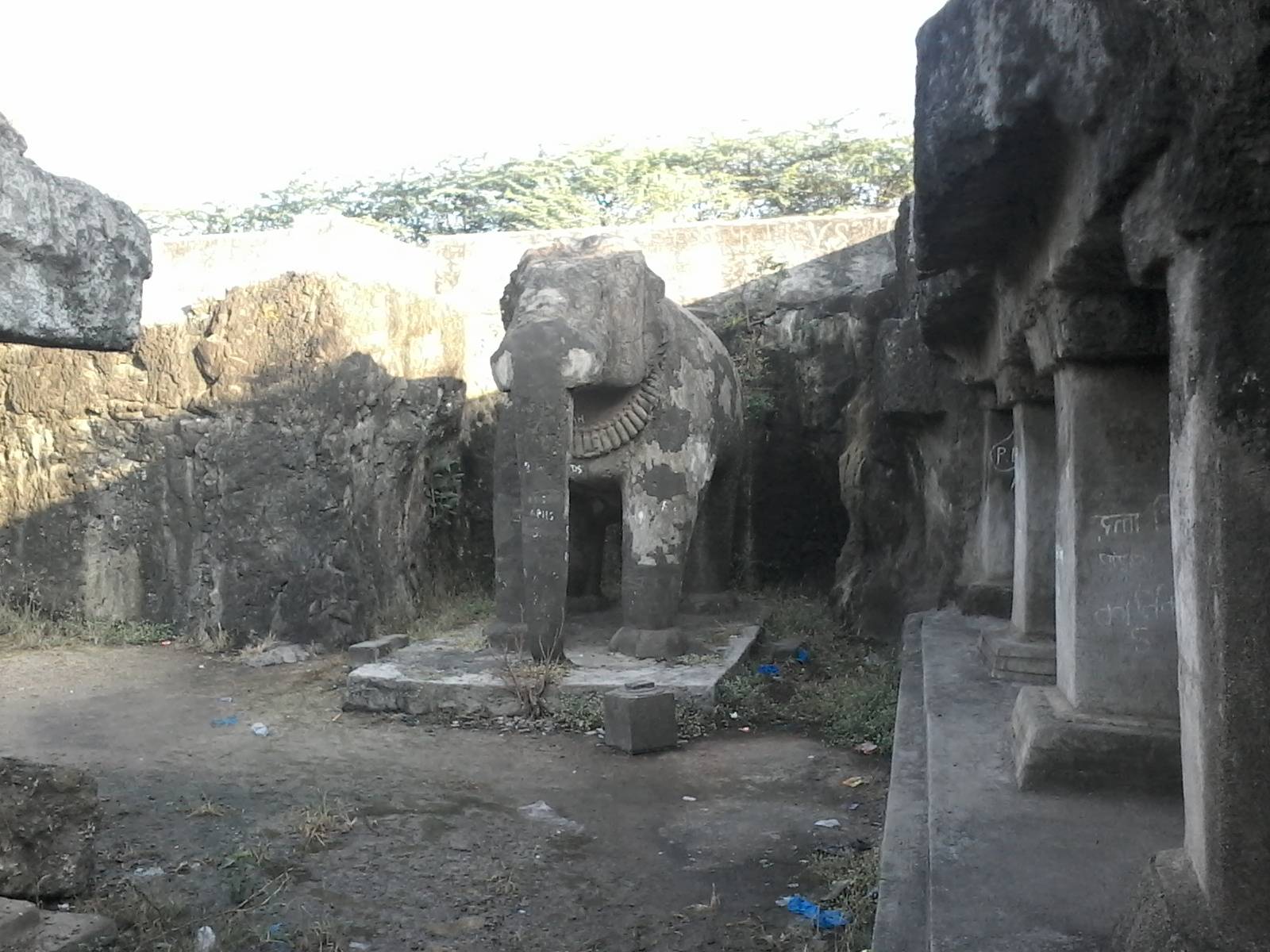 shivleni caves